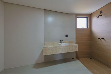 Casa à venda com 326m², 5 quartos e 4 vagasBanheiro da Suíte 3