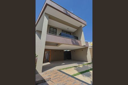 Casa à venda com 326m², 5 quartos e 4 vagasEntrada