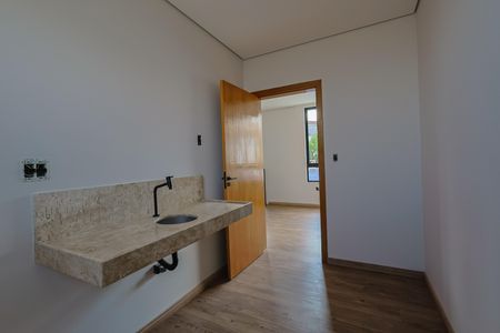 Casa à venda com 326m², 5 quartos e 4 vagasCopa