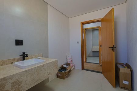 Casa à venda com 326m², 5 quartos e 4 vagasBanheiro da Suíte 3