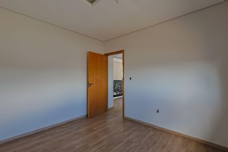 Casa à venda com 326m², 5 quartos e 4 vagasQuarto 3