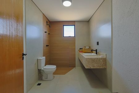 Casa à venda com 326m², 5 quartos e 4 vagasBanheiro da Suíte 3