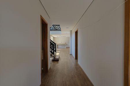 Casa à venda com 326m², 5 quartos e 4 vagasEntrada