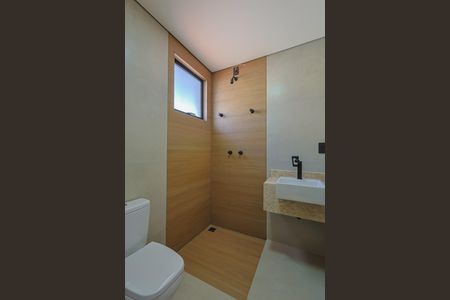 Casa à venda com 326m², 5 quartos e 4 vagasBanheiro da Suíte 2