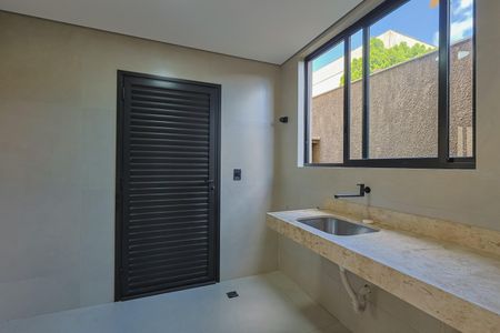 Casa à venda com 326m², 5 quartos e 4 vagasÁrea de Serviço