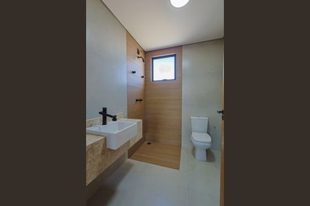 Casa à venda com 326m², 5 quartos e 4 vagasBanheiro dos Quartos 3 e 4