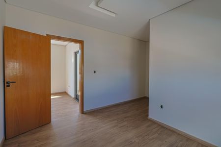 Casa à venda com 326m², 5 quartos e 4 vagasSuíte 2
