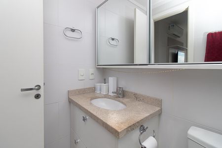 Apartamento à venda com 58m², 2 quartos e 2 vagasBanheiro da Suíte