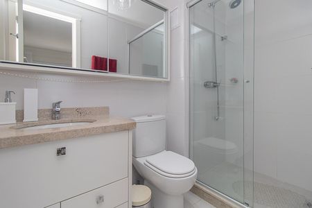 Apartamento à venda com 58m², 2 quartos e 2 vagasBanheiro da Suíte