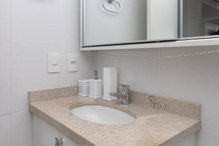 Apartamento à venda com 58m², 2 quartos e 2 vagasBanheiro da Suíte