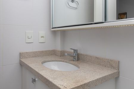 Apartamento à venda com 58m², 2 quartos e 2 vagasBanheiro Social