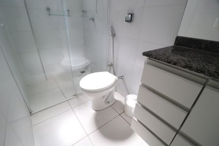 Apartamento para alugar com 75m², 2 quartos e 2 vagasBanheiro do Quarto 2