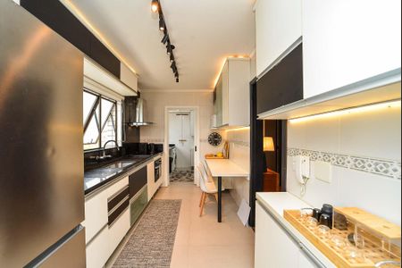 Apartamento à venda com 139m², 3 quartos e 4 vagas Apartamento à venda com 139m², 3 quartos e 4 vagasCozinha