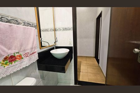 Casa à venda com 161m², 2 quartos e 2 vagasBanheiro Social