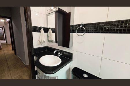 Casa à venda com 161m², 2 quartos e 2 vagasBanheiro da Suíte