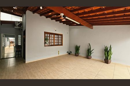 Casa à venda com 161m², 2 quartos e 2 vagasQuintal