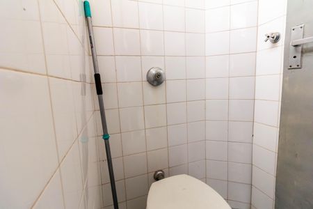 Apartamento para alugar com 130m², 2 quartos e 1 vaga Apartamento para alugar com 130m², 2 quartos e 1 vagaBanheiro de serviço
