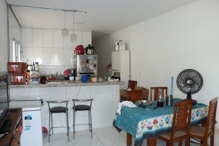 Casa de Condomínio para alugar com 2 quartos, 50m² em Centreville, Cotia