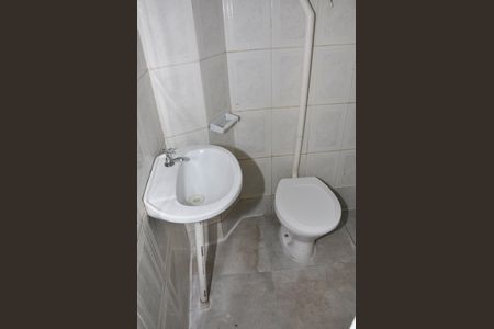 Casa para alugar com 28m², 1 quarto e sem vaga Casa para alugar com 28m², 1 quarto e sem vagaDetalhe - Banheiro Social