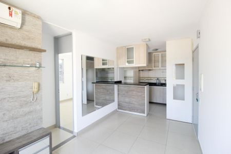 Sala de apartamento para alugar com 2 quartos, 73m² em Mário Quintana, Porto Alegre