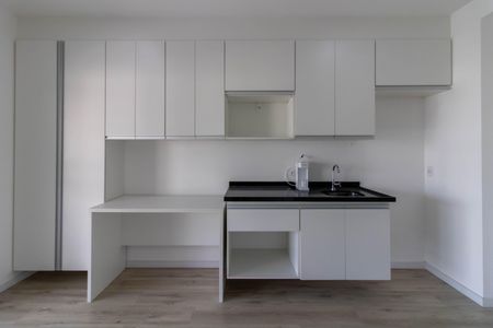Cozinha de kitnet/studio para alugar com 0 quarto, 40m² em Vila Camargos, Guarulhos