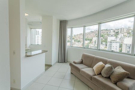 Sala de apartamento à venda com 1 quarto, 41m² em Santa Efigênia, Belo Horizonte