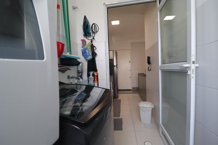 Apartamento à venda com 65m², 3 quartos e 1 vagaÁrea de Serviço