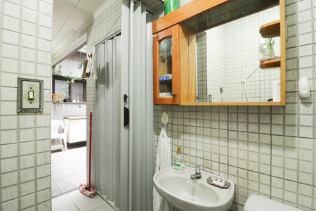 Casa à venda com 125m², 2 quartos e 2 vagas Casa à venda com 125m², 2 quartos e 2 vagasBanheiro de serviço