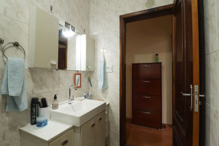 Casa à venda com 125m², 2 quartos e 2 vagas Casa à venda com 125m², 2 quartos e 2 vagasBanheiro