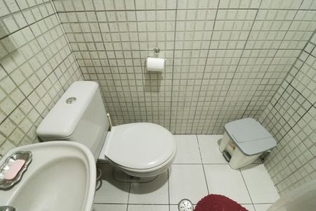 Casa à venda com 125m², 2 quartos e 2 vagas Casa à venda com 125m², 2 quartos e 2 vagasBanheiro de serviço