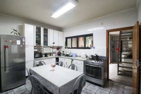 Casa à venda com 125m², 2 quartos e 2 vagas Casa à venda com 125m², 2 quartos e 2 vagasCozinha