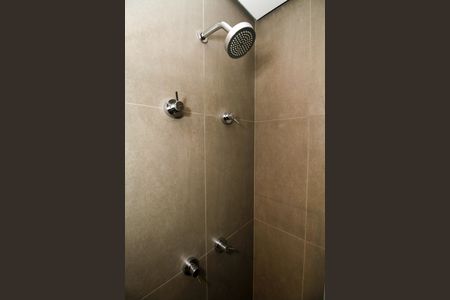 Banheiro de kitnet/studio para alugar com 1 quarto, 17m² em Cerqueira César, São Paulo