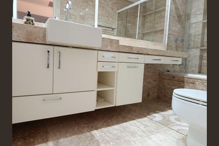 Apartamento para alugar com 150m², 2 quartos e 1 vagaBanheiro da Suíte 2