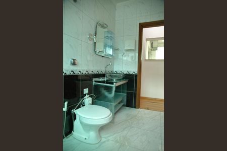 Casa à venda com 380m², 3 quartos e 6 vagasBanheiro Social ( sala) 