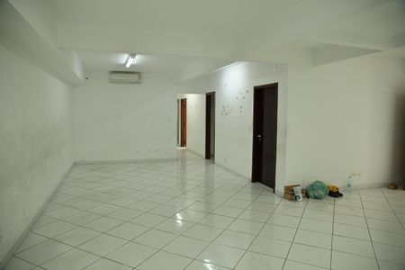 Casa à venda com 380m², 3 quartos e 6 vagasSalão ( festas) 