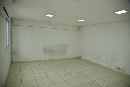 Casa à venda com 380m², 3 quartos e 6 vagasQuarto Serviço/depósito 