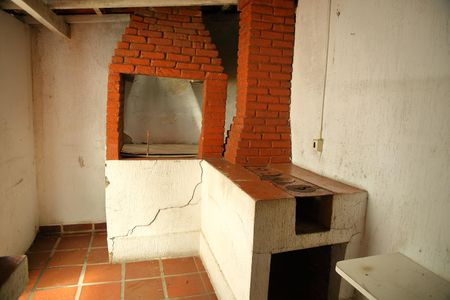 Casa à venda com 380m², 3 quartos e 6 vagasChurrsaqueira/Forno 