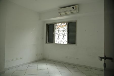 Casa à venda com 380m², 3 quartos e 6 vagasQuarto de serviço 