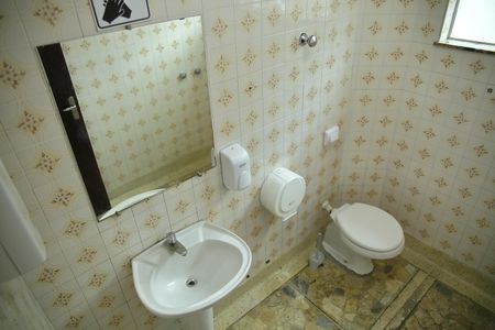 Casa à venda com 380m², 3 quartos e 6 vagasBanheiro de Serviço 