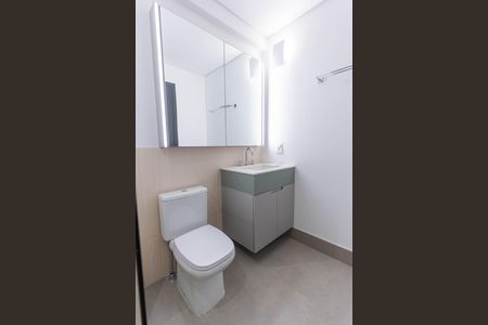 Banheiro Social de apartamento para alugar com 1 quarto, 55m² em Pinheiros, São Paulo