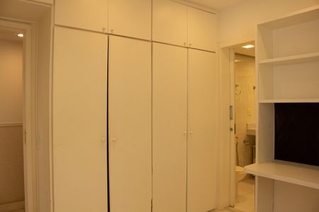 Apartamento à venda com 148m², 3 quartos e 2 vagasSuíte 2