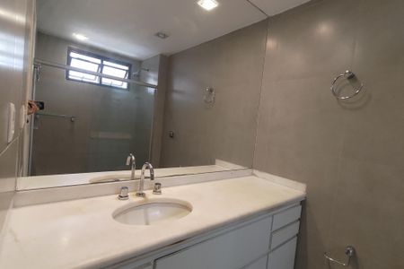 Apartamento à venda com 148m², 3 quartos e 2 vagasBanheiro da Suíte 1
