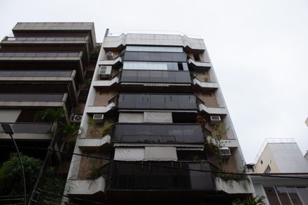 Apartamento à venda com 148m², 3 quartos e 2 vagasFachada e portaria