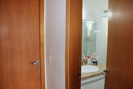 Casa para alugar com 3 quartos, 378m² em Jardim Semiramis, Cotia