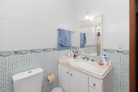 Casa de condomínio à venda com 142m², 3 quartos e 2 vagasBanheiro