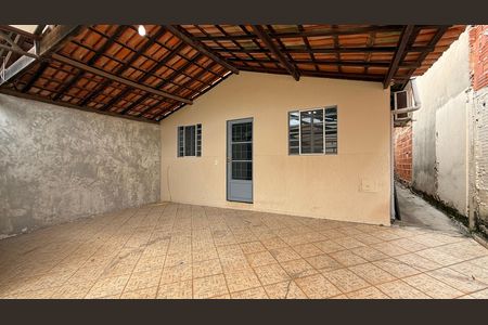 Casa para alugar com 60m², 2 quartos e 1 vaga Casa para alugar com 60m², 2 quartos e 1 vagaFachada Casa