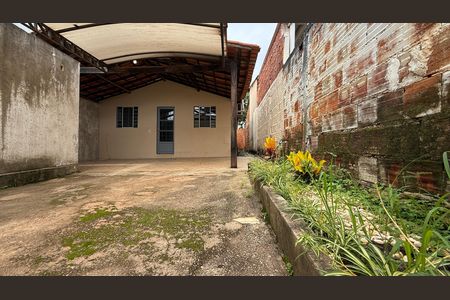 Casa para alugar com 60m², 2 quartos e 1 vaga Casa para alugar com 60m², 2 quartos e 1 vagaFachada Casa