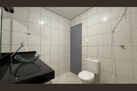 Casa para alugar com 60m², 2 quartos e 1 vaga Casa para alugar com 60m², 2 quartos e 1 vagaBanheiro