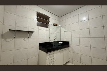 Casa para alugar com 60m², 2 quartos e 1 vaga Casa para alugar com 60m², 2 quartos e 1 vagaBanheiro