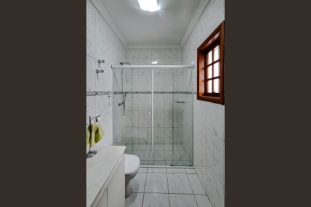 Casa à venda com 275m², 4 quartos e 4 vagasBanheiro da Suíte